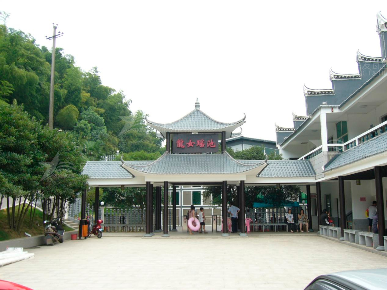 屋頂材料合成樹脂瓦和不銹鋼瓦哪個好？選擇很重要！