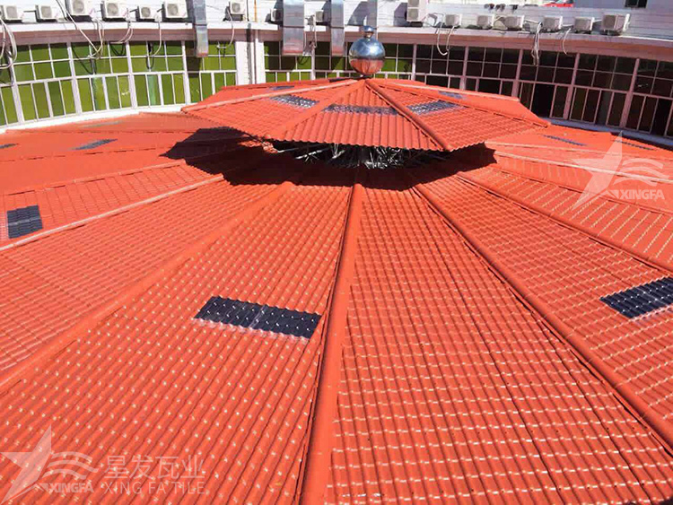 樹脂瓦的灰底和白底之間的比較：價格和質(zhì)量上有何差異？