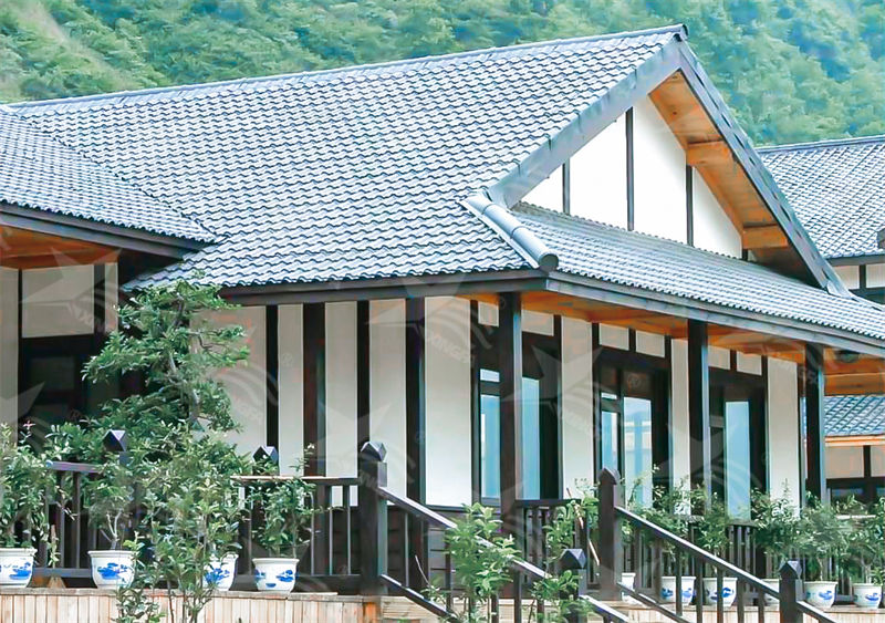 想購買材質(zhì)好的屋面瓦，到底選合成樹脂瓦好還是鋁瓦好？